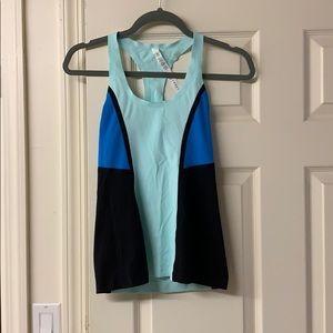 Lululemon NWT cool racerback size 4